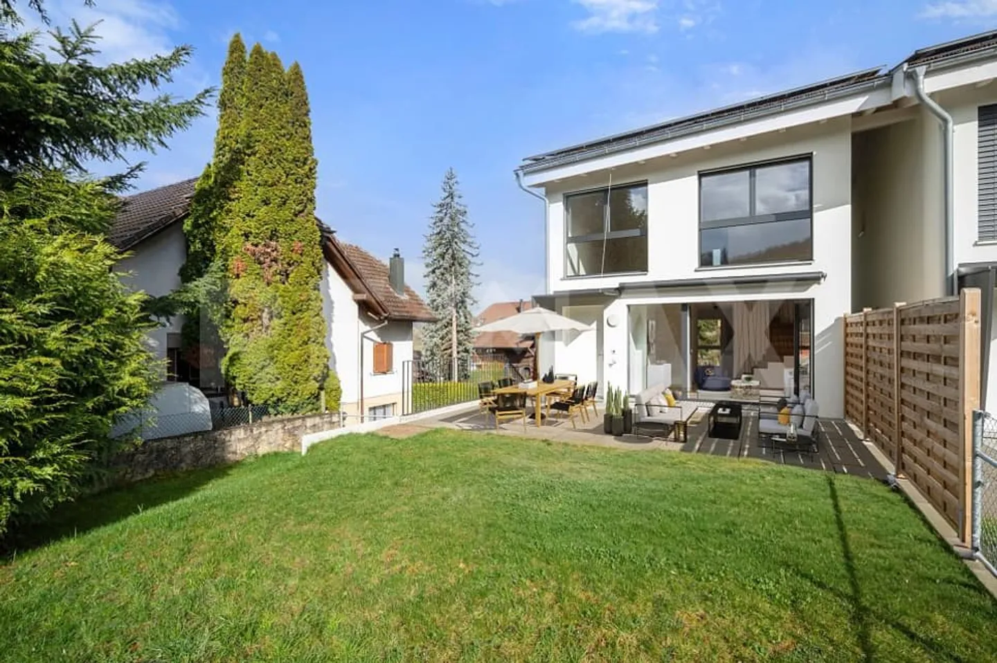Maison unifamiliale moderne - Photo 2 sur 10