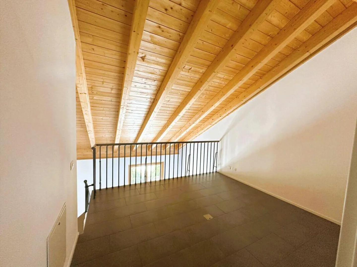 Characteristic attic apartment with 3.5 rooms, top floor - Photo 11 of 20