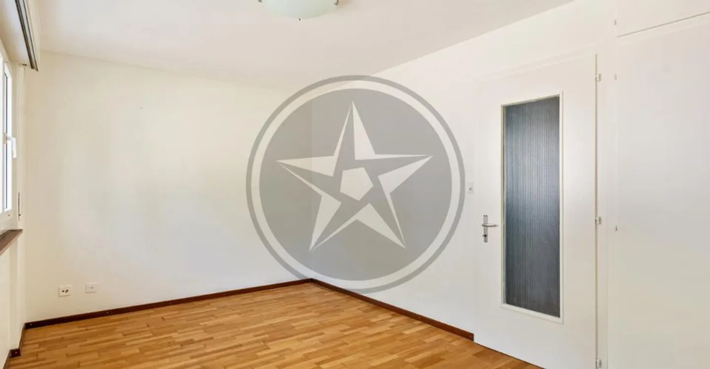 3.5 Room Apartment - Photo 7 of 12