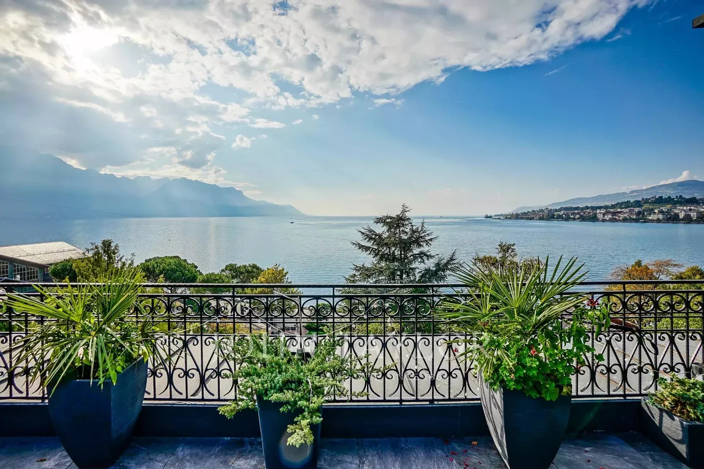 Appartamento con ROOFTOP nel cuore di Montreux - Foto 1 di 10