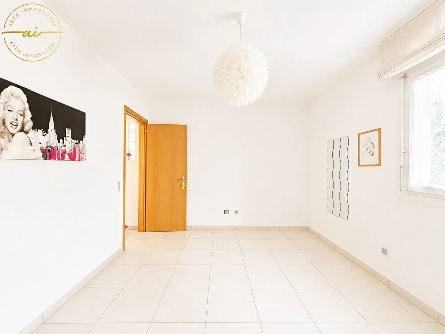 Bright single-family house with 5.5 rooms in the green - Photo 8 of 13
