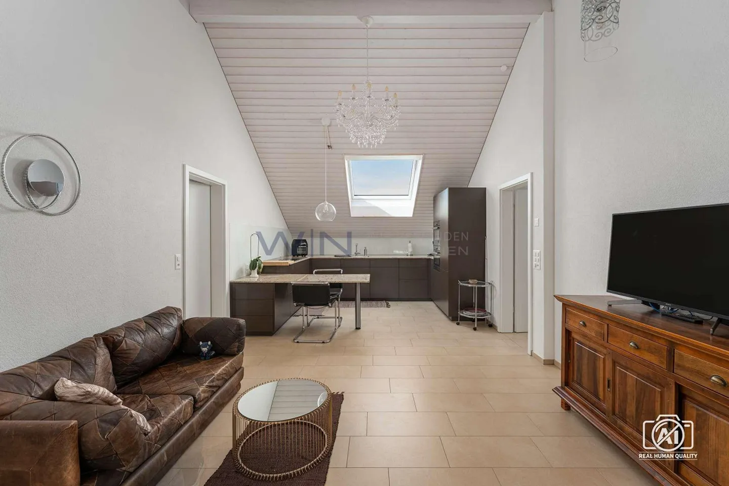 Space with lake view and special living quality - Photo 3 of 8