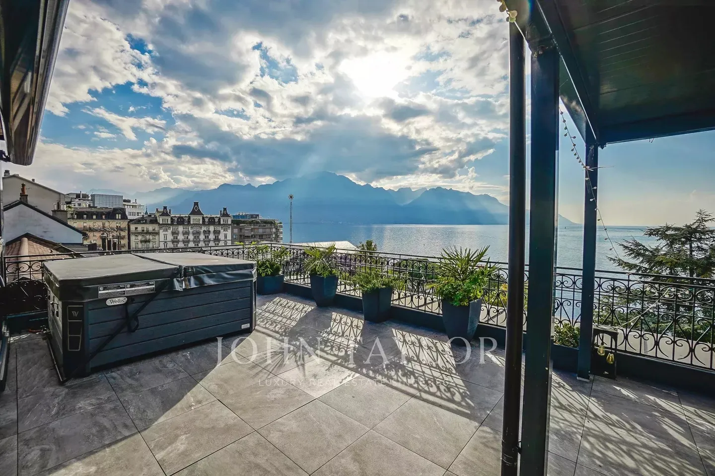 Appartamento con ROOFTOP nel cuore di Montreux - Foto 2 di 10