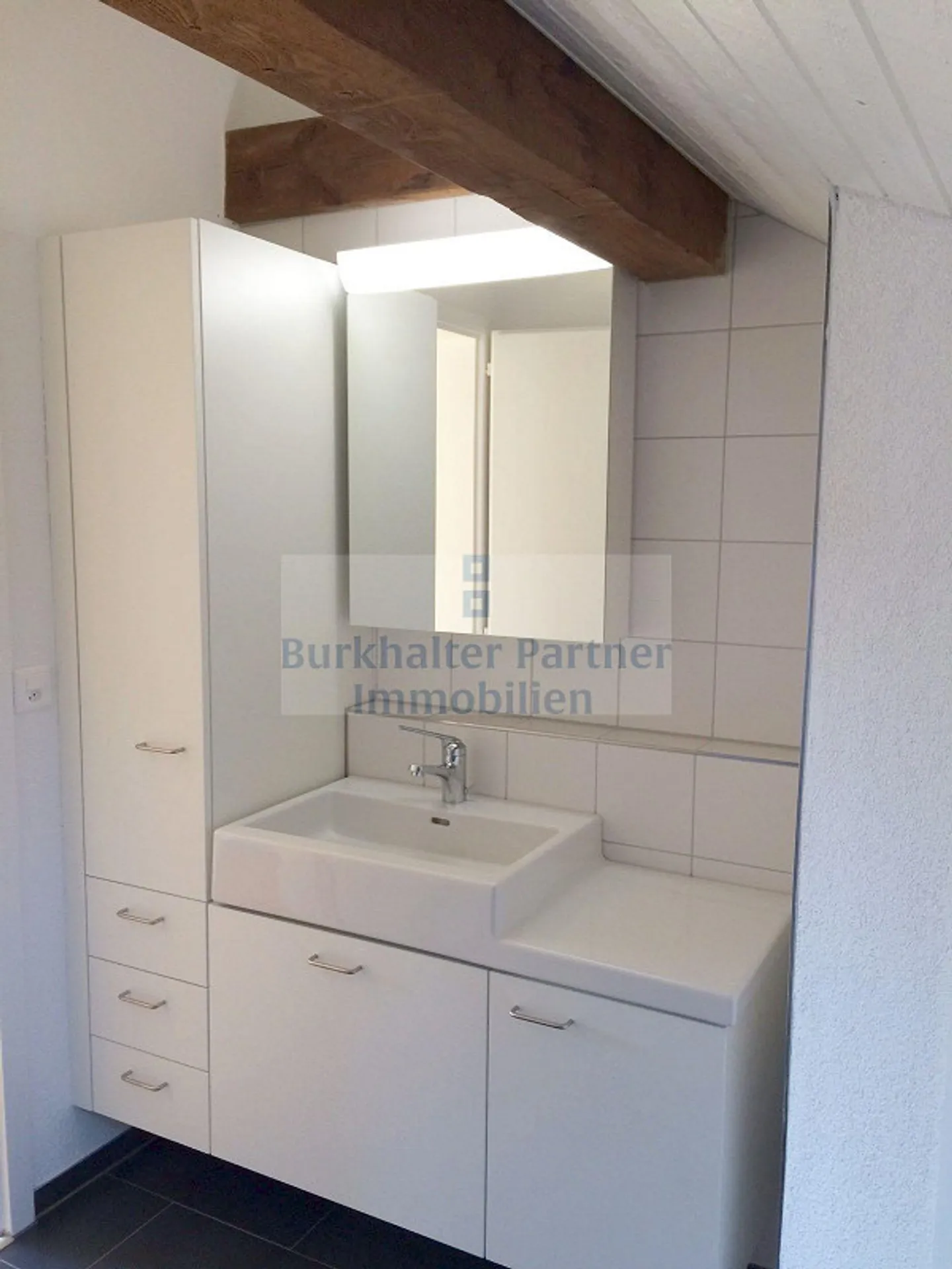 Charmantes Penthouse mit Balkon - Foto 2 von 6