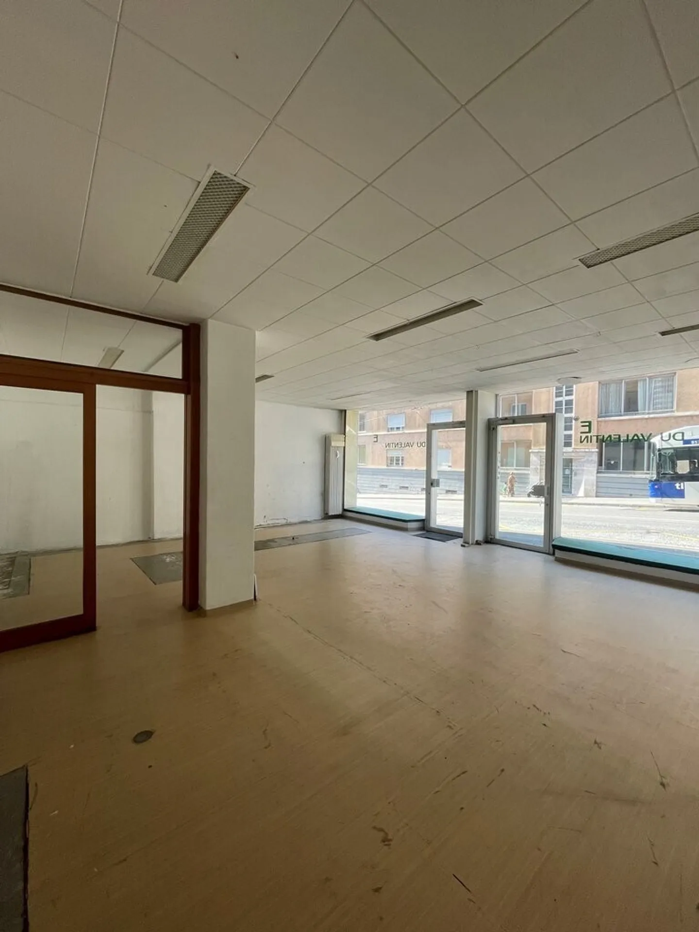 Spazio commerciale con posizione ideale! - Foto 6 di 9