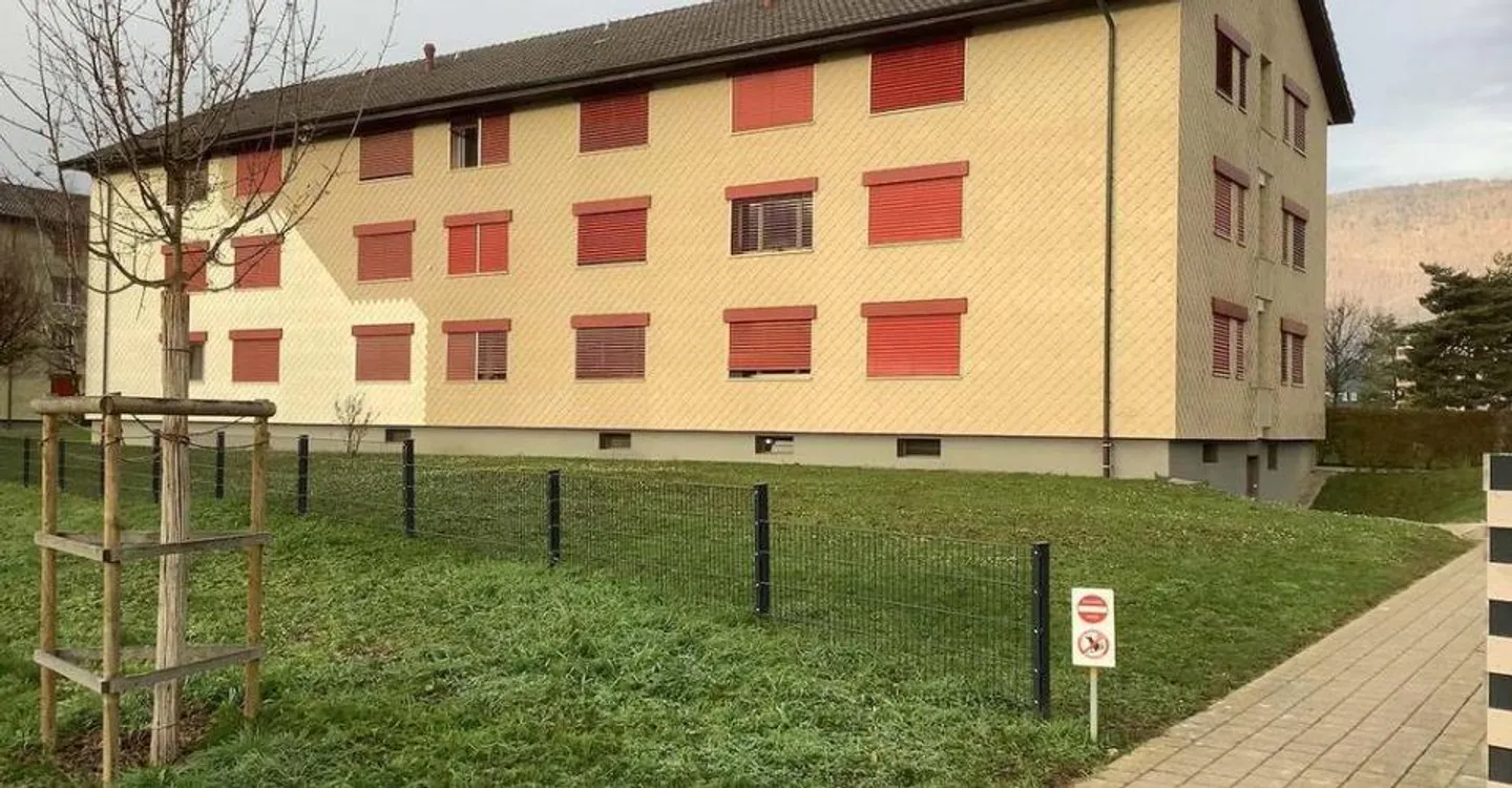 1 KM VOM MARIN CENTRE EINKAUFSZENTRUM - Foto 1 von 1