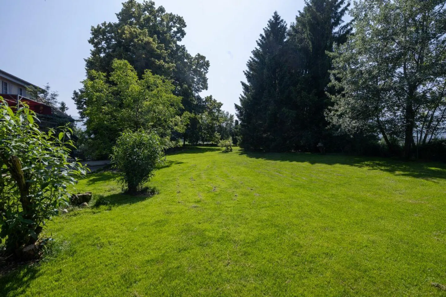 Unique 6.5-room country house with a separate apartment and commercial spaces - Photo 8 of 24