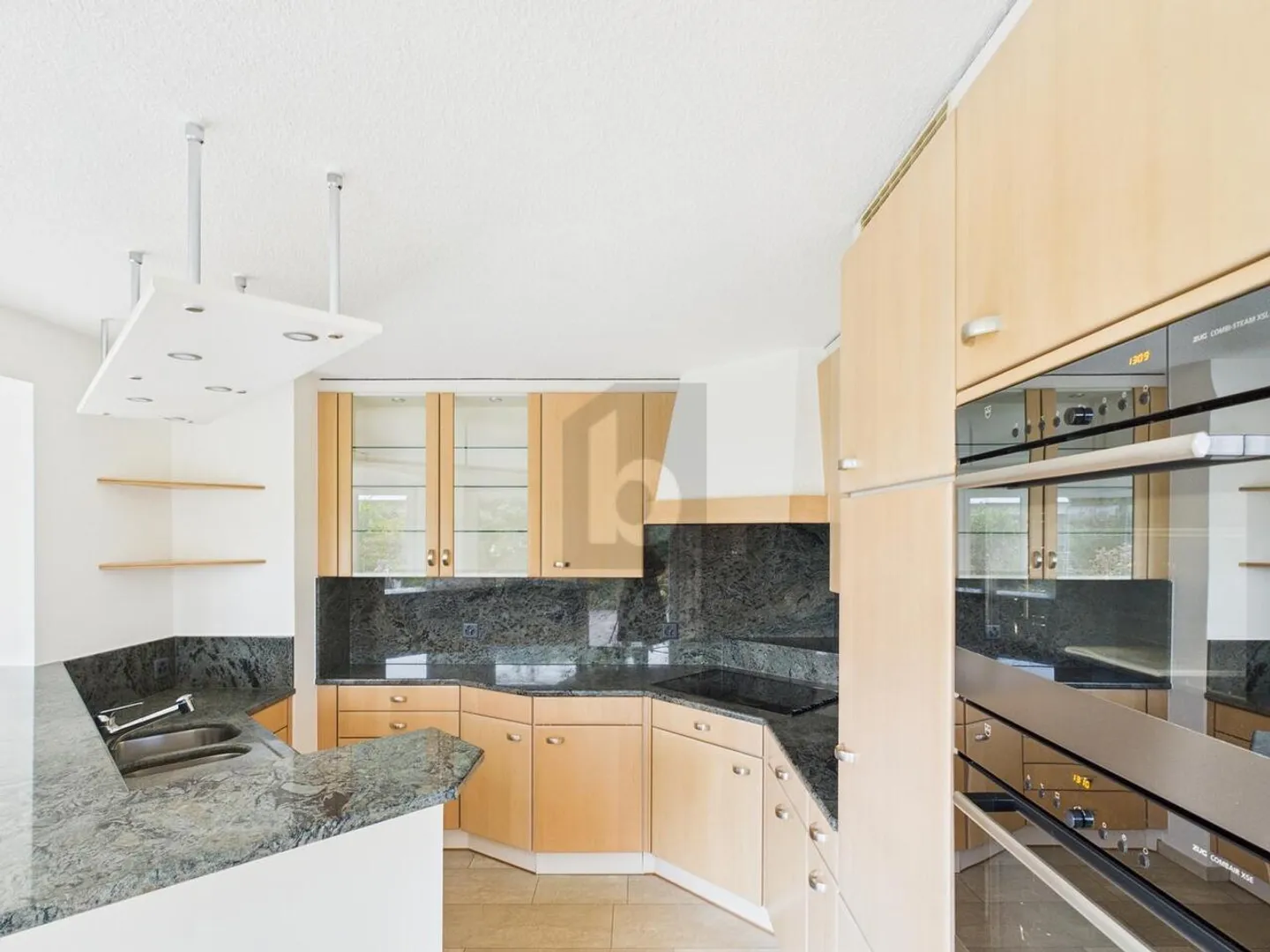 FAMILIENFREUNDLICH MIT GROSSEM GARTEN UND SAUNA - Foto 3 von 6