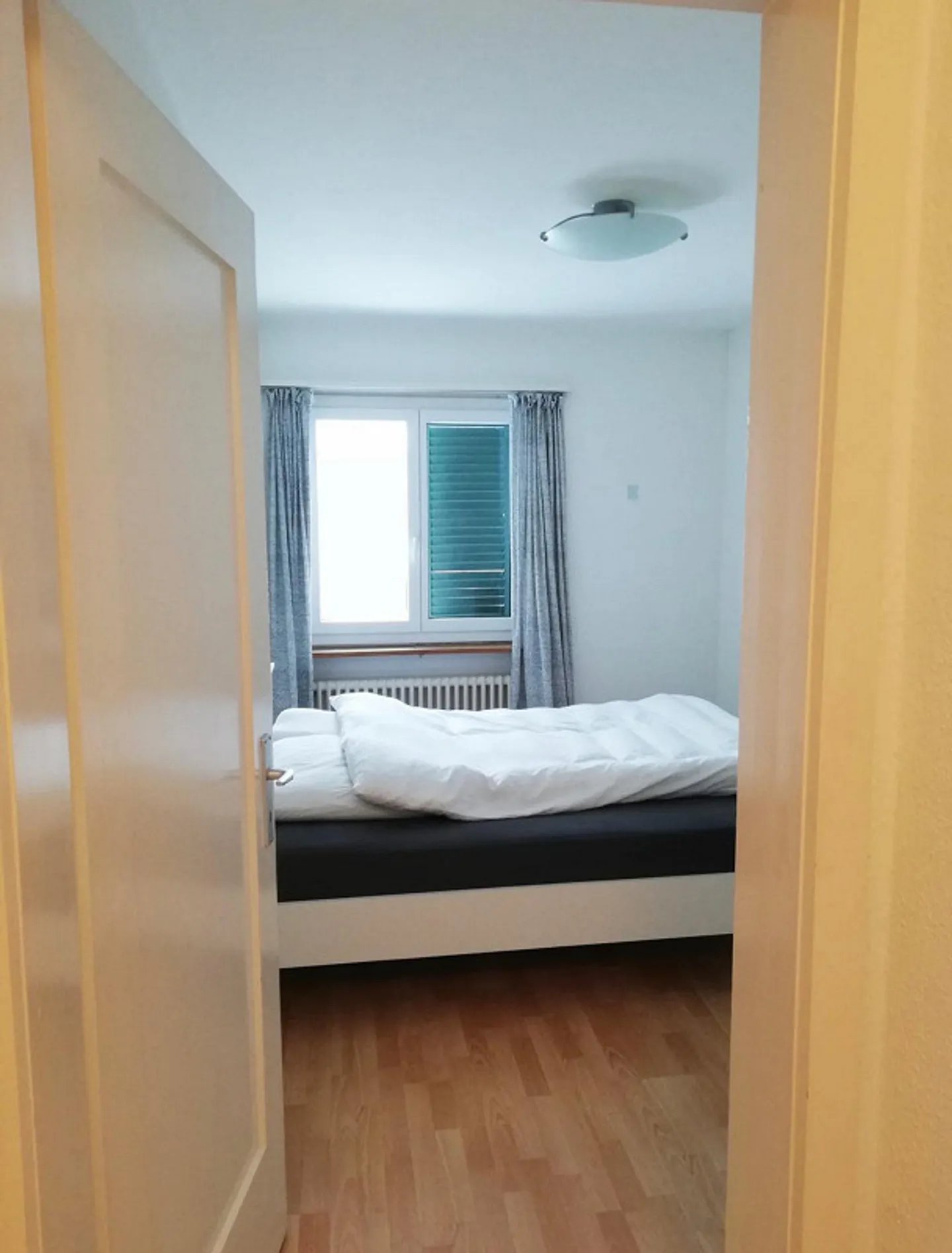 Chambre calme à Zug – Idéale pour les professionnels qui voyagent souvent - Photo 3 sur 5