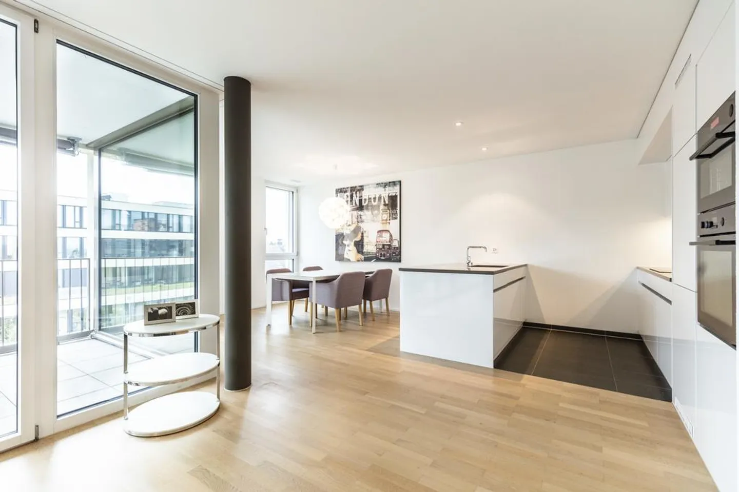 Modern 4.5-room apartment on the 3rd floor in a central location - Photo 3 of 12