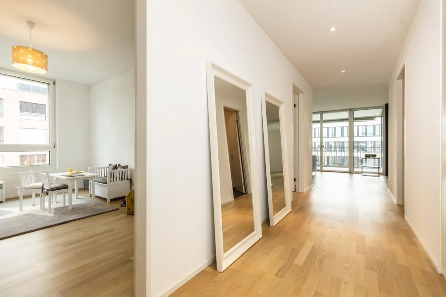 Modern 4.5-room apartment on the 3rd floor in a central location - Photo 7 of 12