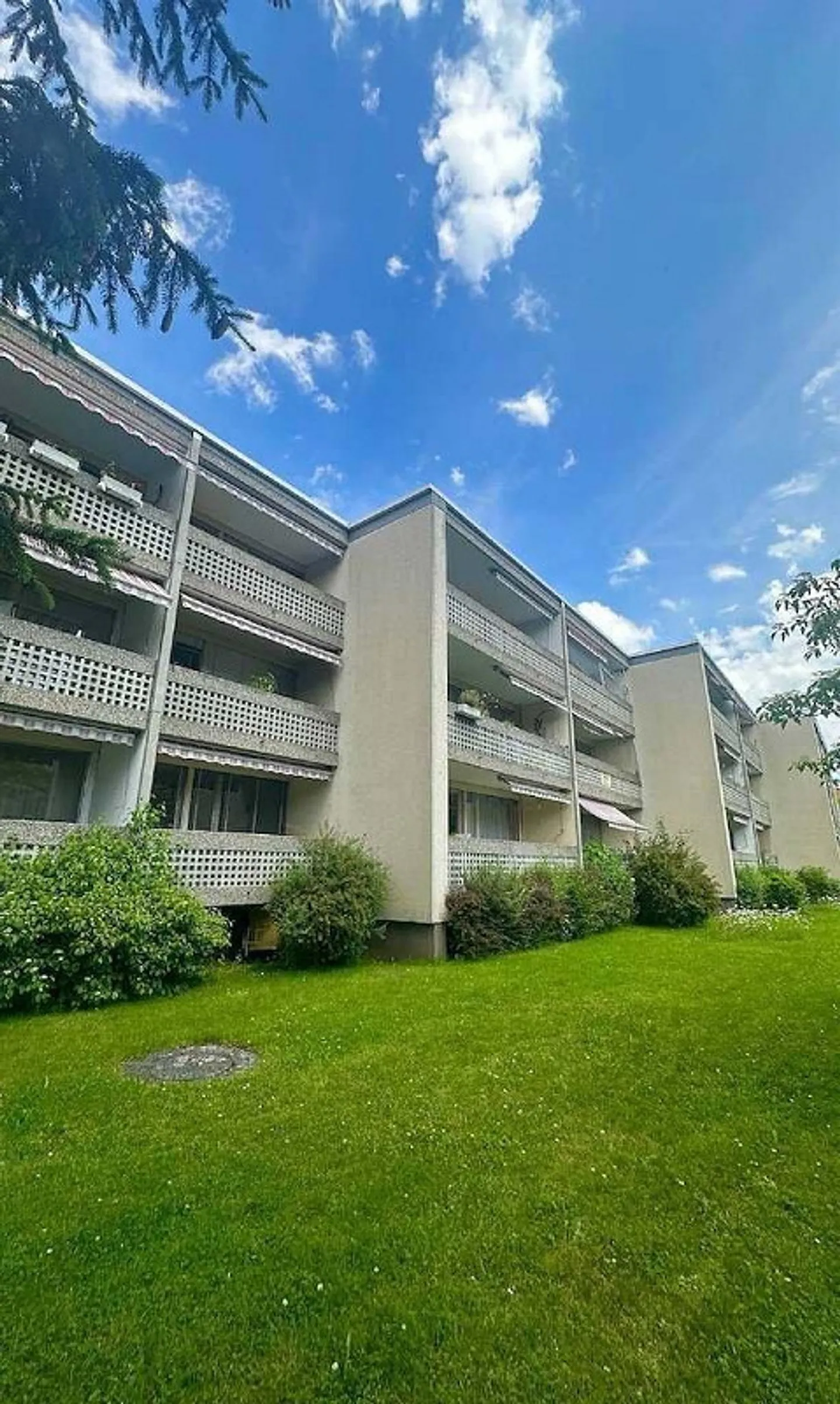Bright 2.5-room apartment with a lot of charm in Stettlen - Photo 1 of 8