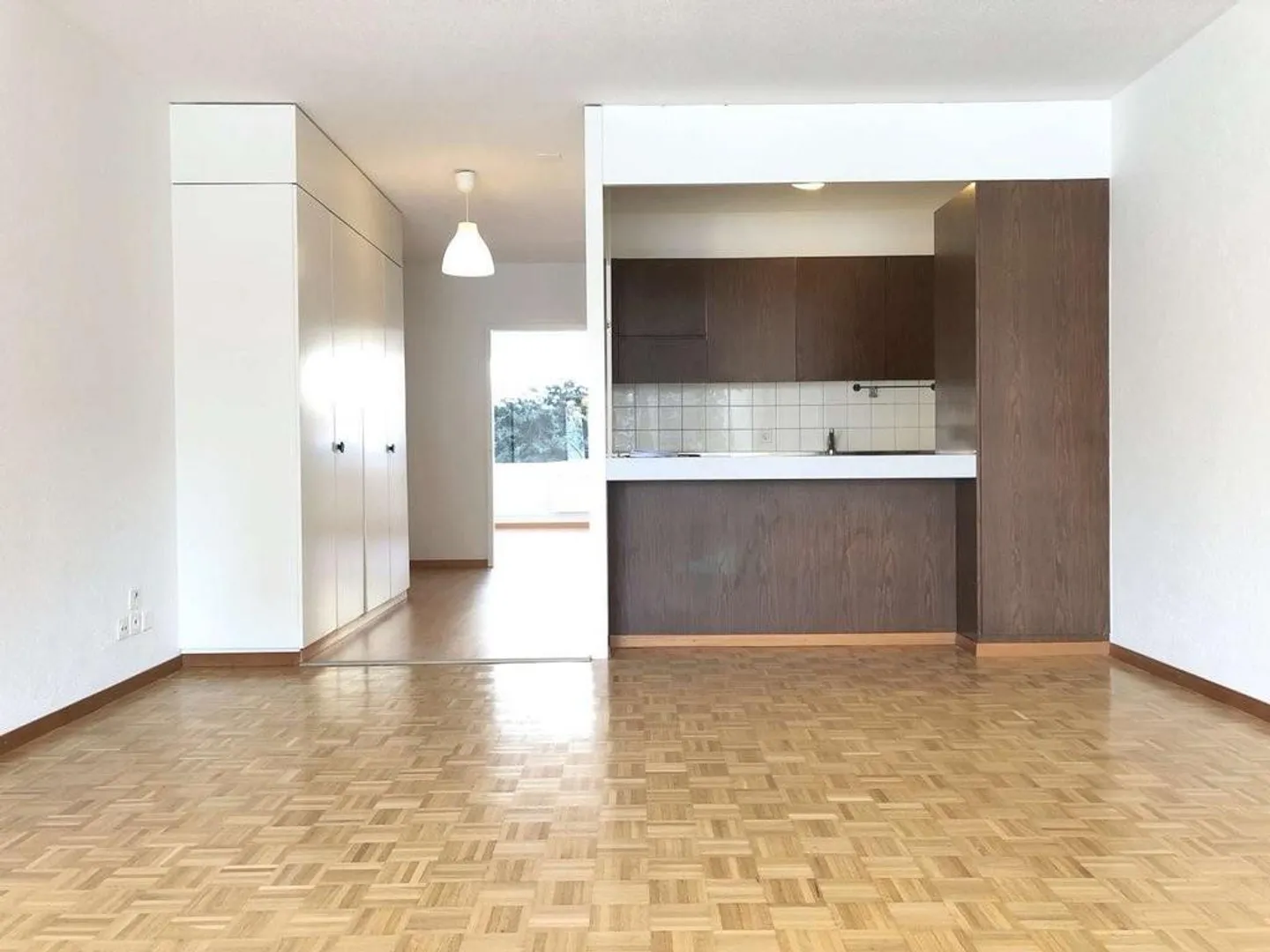 Bright 2.5-room apartment with a lot of charm in Stettlen - Photo 3 of 8