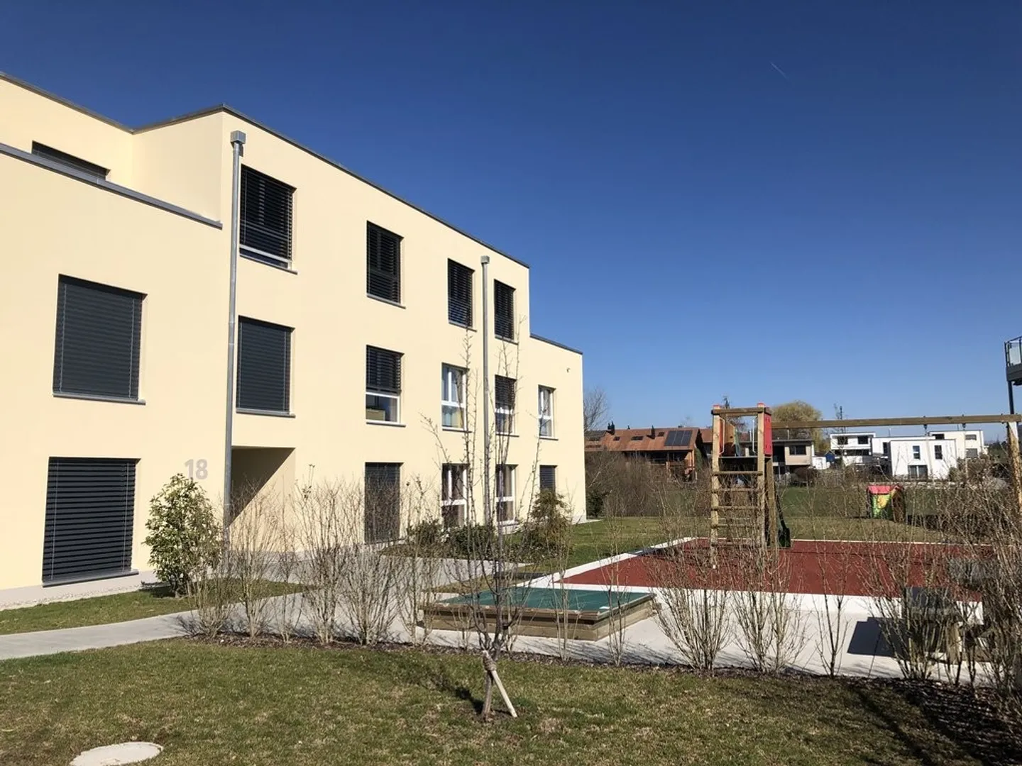 Moderno appartamento attico di 3,5 stanze presso il bellissimo Lyssbach - Foto 10 di 10