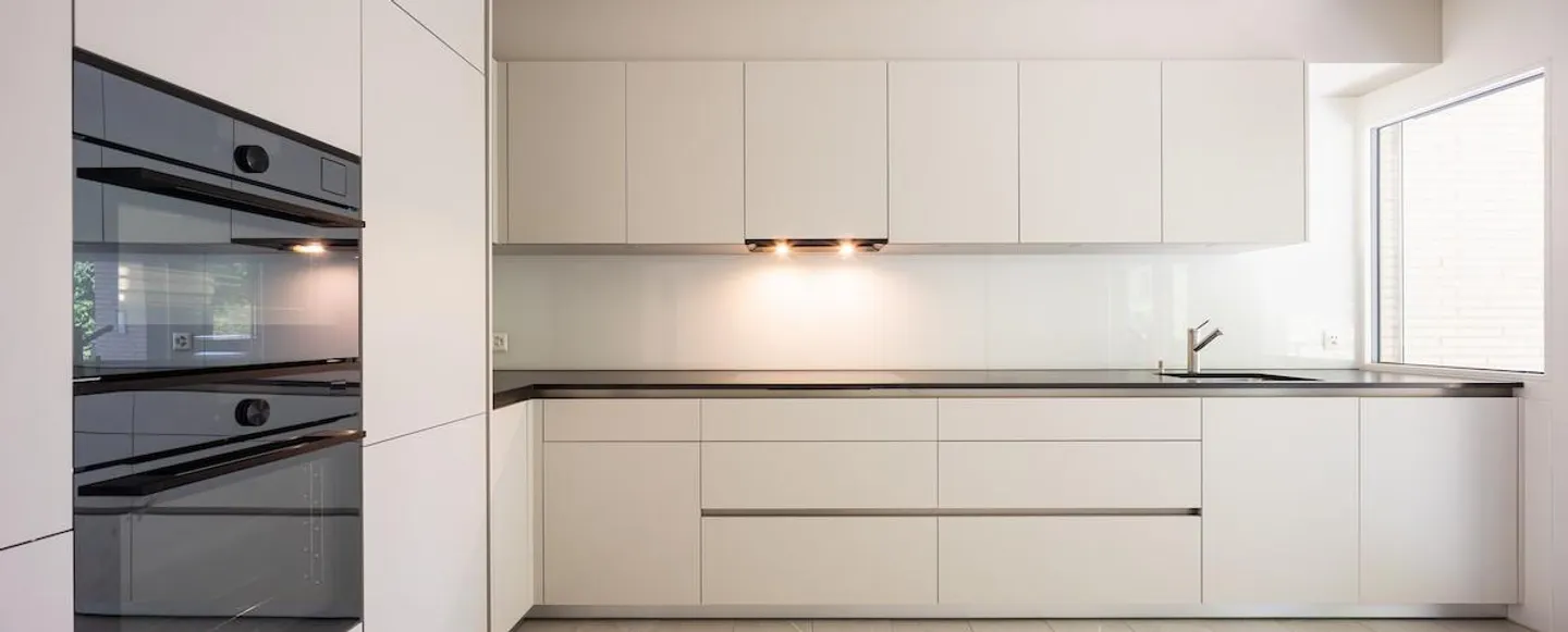 Moderno appartamento al piano terra di 3,5 locali con patio - Foto 7 di 12