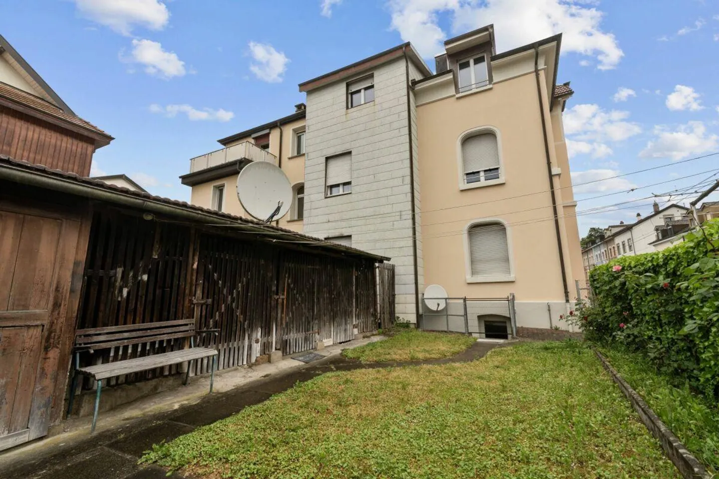 Renovation-Required Multi-Family House with Various Uses - Photo 2 of 14