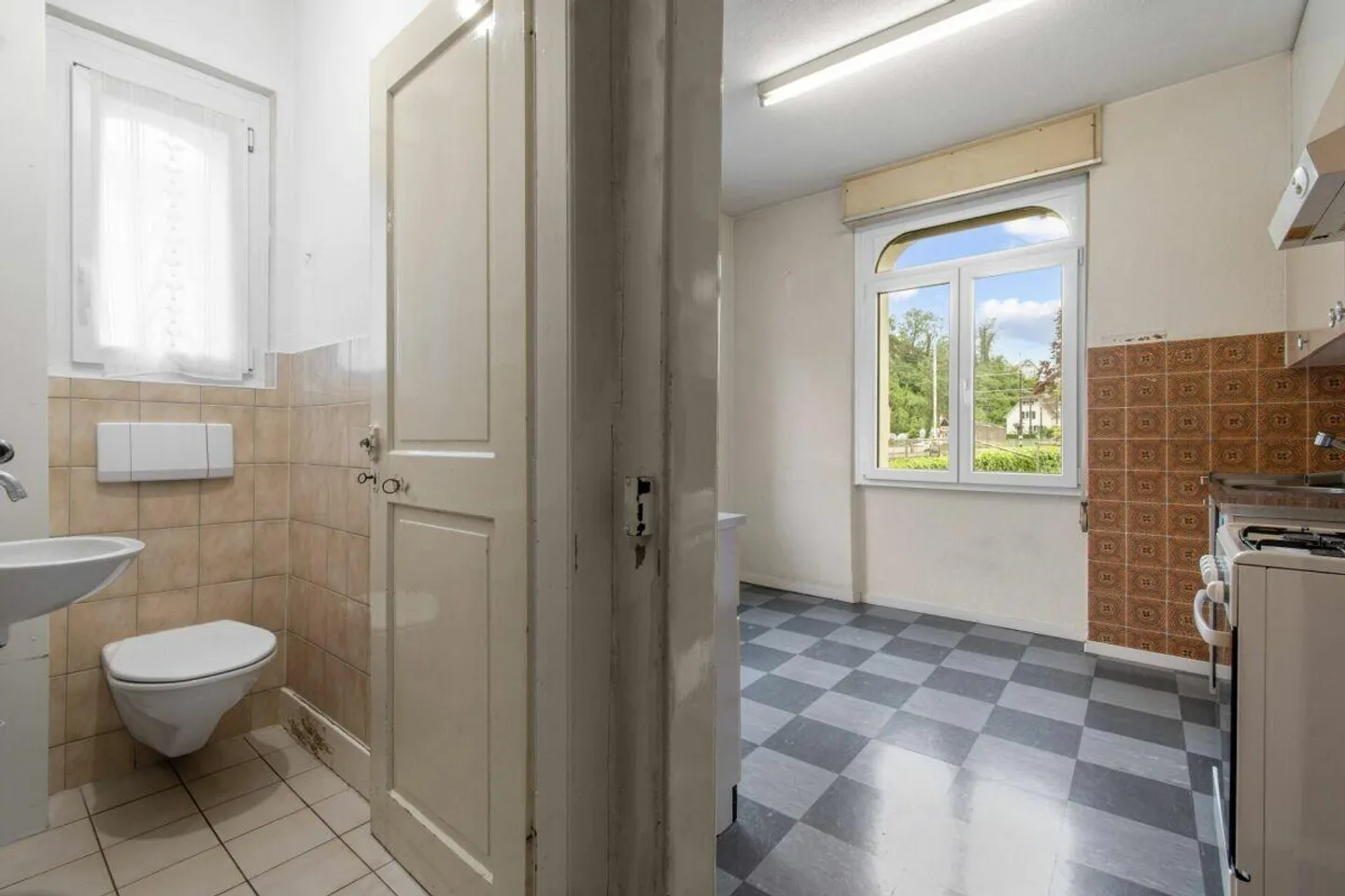 Renovation-Required Multi-Family House with Various Uses - Photo 6 of 14