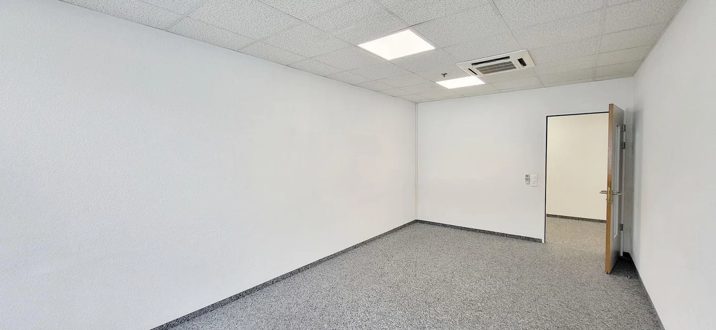 606 m² di uffici nel campus di Mägenwil! - Foto 11 di 13