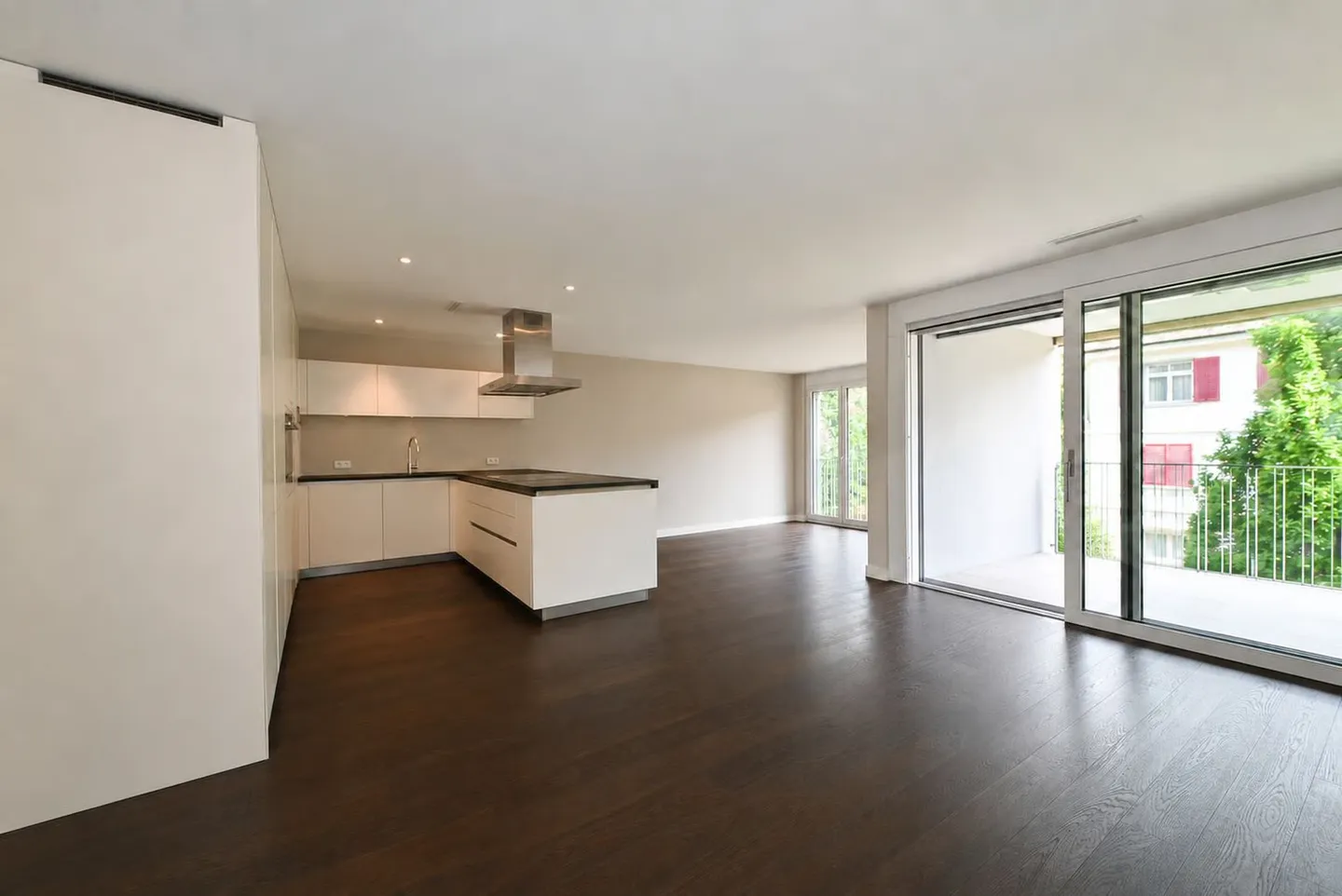 Exklusive 3.5-Zimmer-Wohnung auf Eigentumsstandard in Zürich-Schwamendingen - Foto 1 von 12