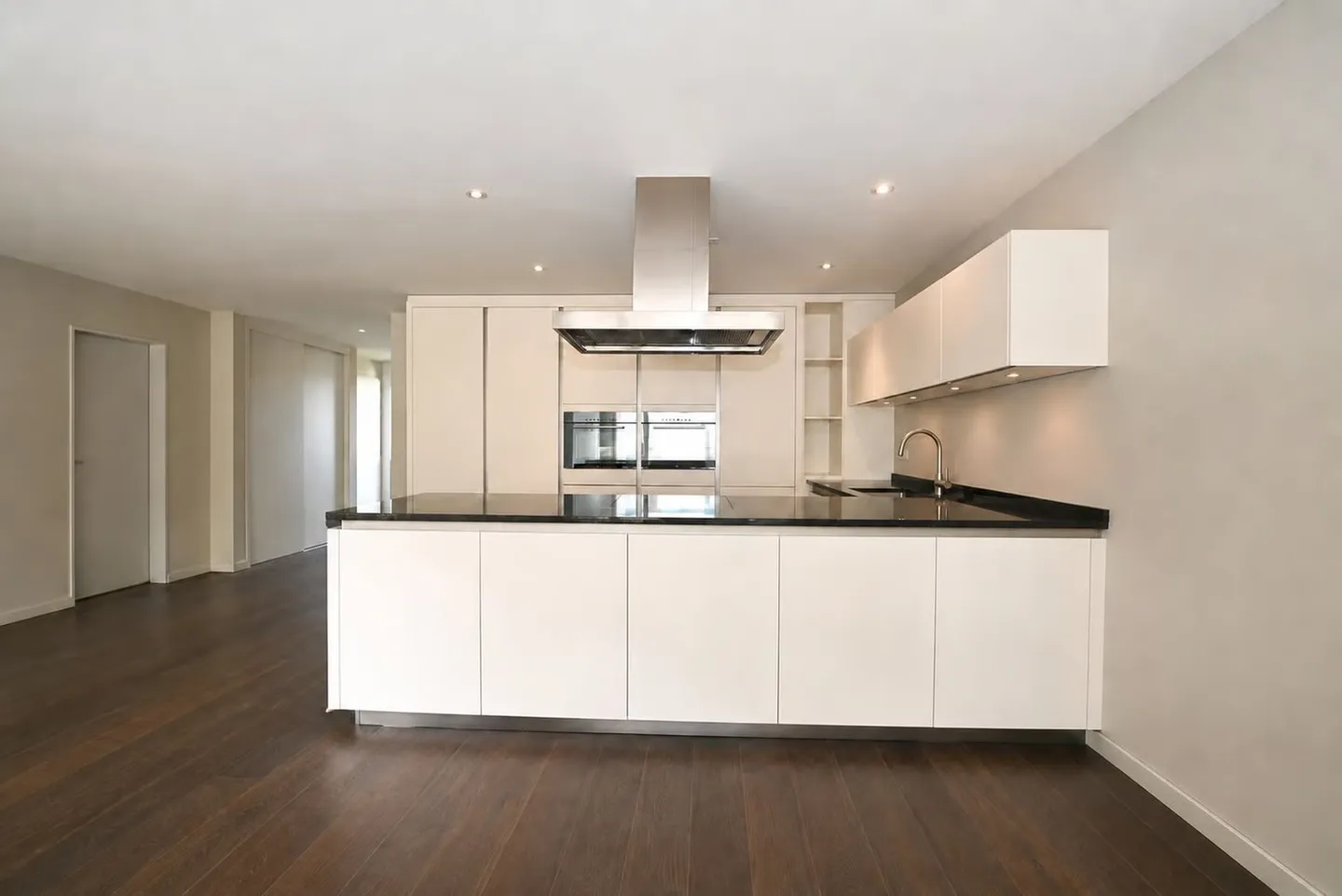 Exklusive 3.5-Zimmer-Wohnung auf Eigentumsstandard in Zürich-Schwamendingen - Foto 2 von 12