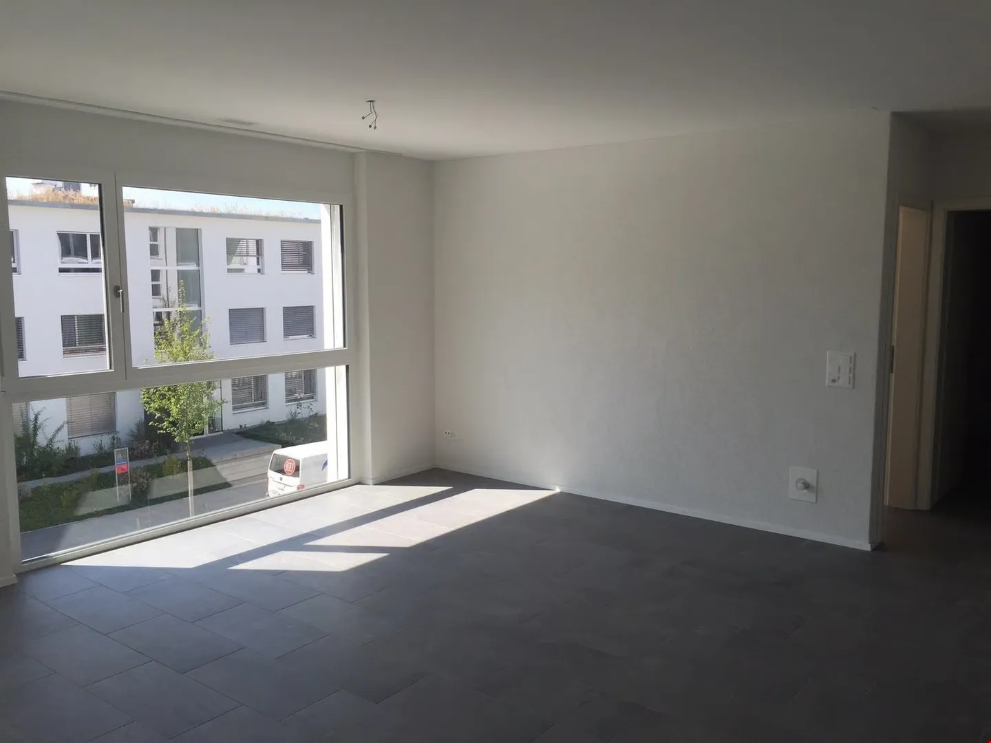 Appartement moderne de 2,5 pièces au rez-de-chaussée - Photo 9 sur 9