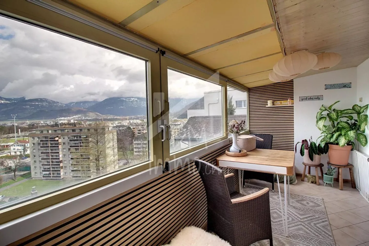 Mixed-use building 9.5 rooms - Photo 8 of 13