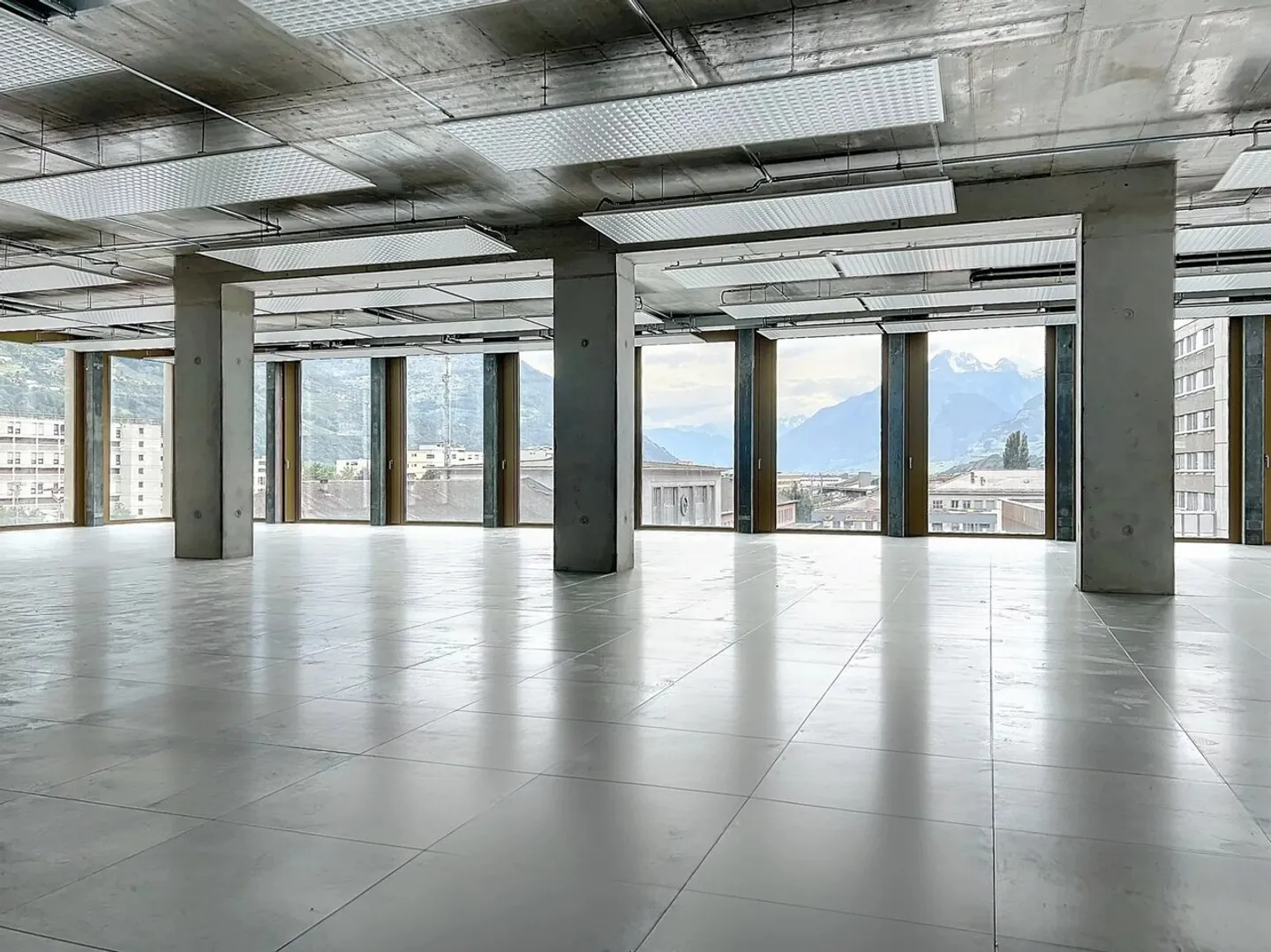 Zu vermieten im Herzen von Sion, wunderschönes Büro von 496 m2 in einem neuen Gebäude. - Foto 4 von 11