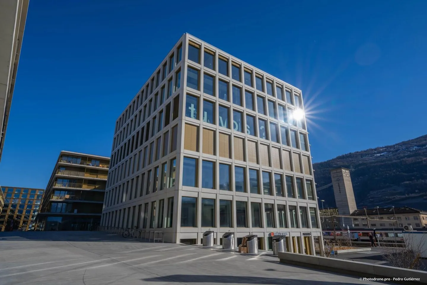 Zu vermieten im Herzen von Sion, wunderschönes Büro von 496 m2 in einem neuen Gebäude. - Foto 2 von 11