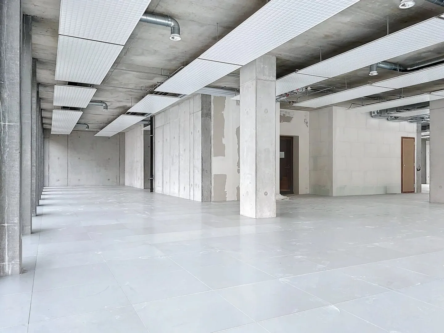 Zu vermieten im Herzen von Sion, wunderschönes Büro von 496 m2 in einem neuen Gebäude. - Foto 7 von 11