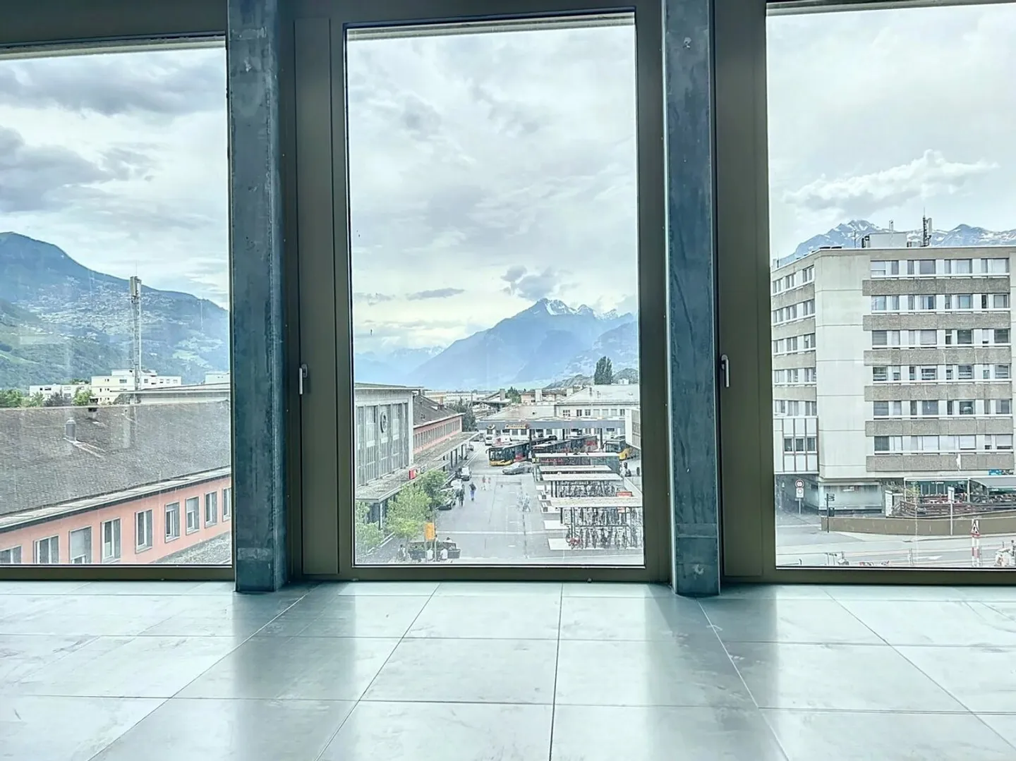 Zu vermieten im Herzen von Sion, wunderschönes Büro von 496 m2 in einem neuen Gebäude. - Foto 9 von 11