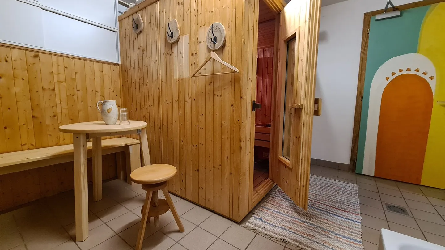 Casa spaziosa con giardino, stalla, fienile - Foto 24 di 47