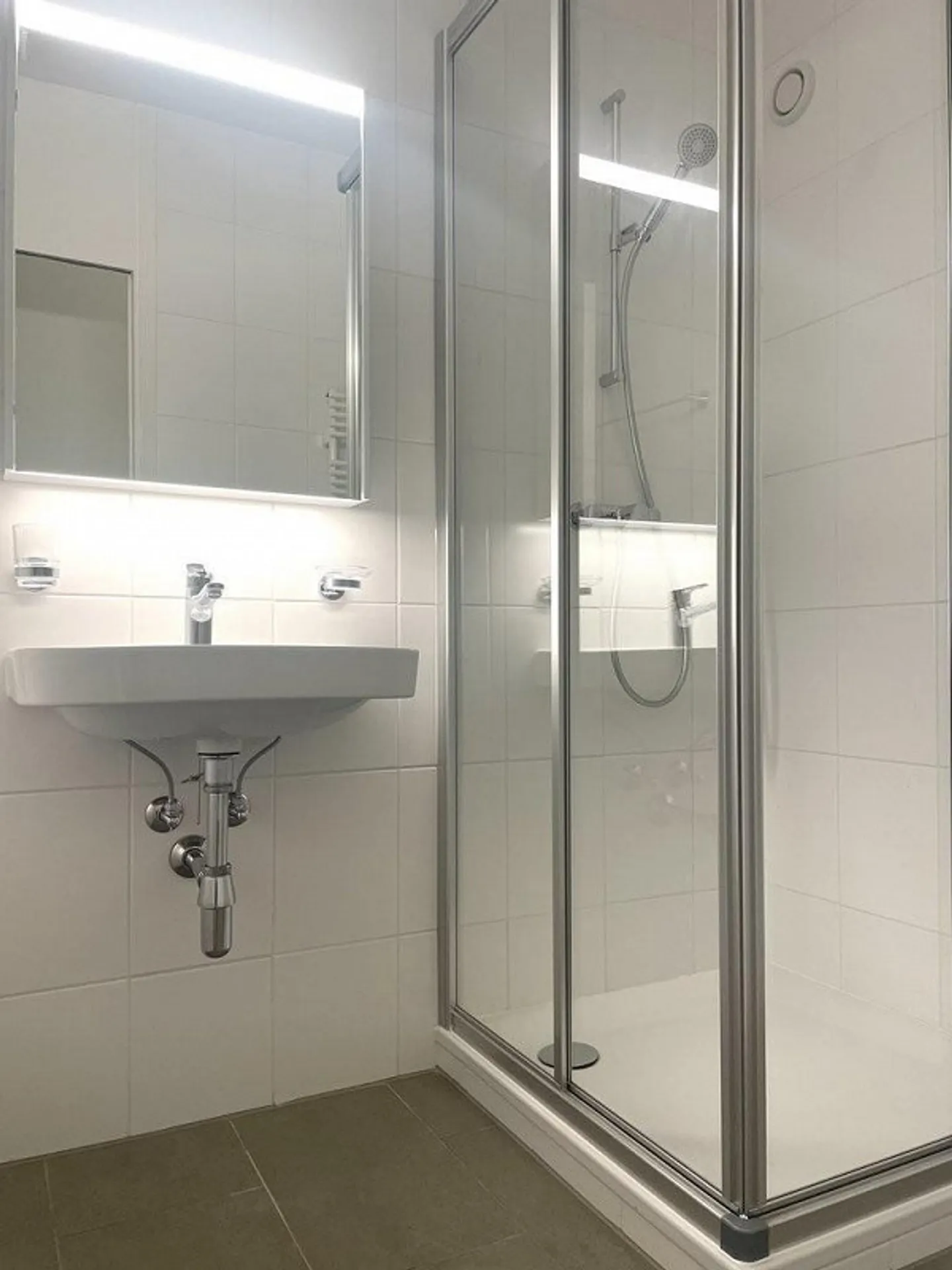 Close to international organizations with reduced rent for 3 years - Photo 8 of 12