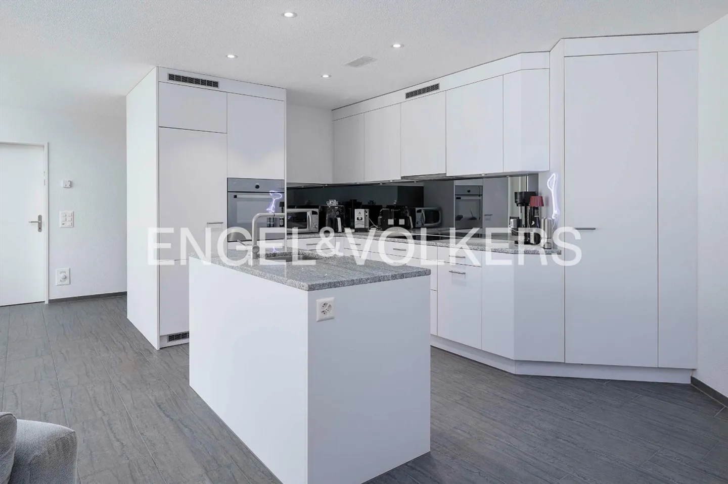 Modern Garden Apartment in a Quiet Location - Photo 1 of 6