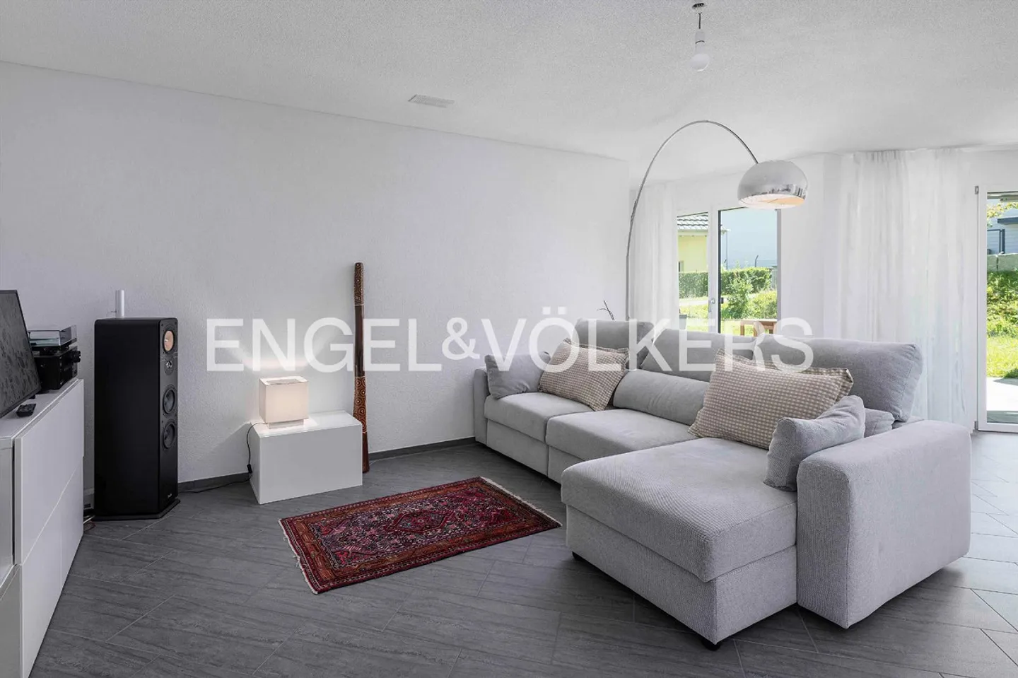 Modern Garden Apartment in a Quiet Location - Photo 2 of 6