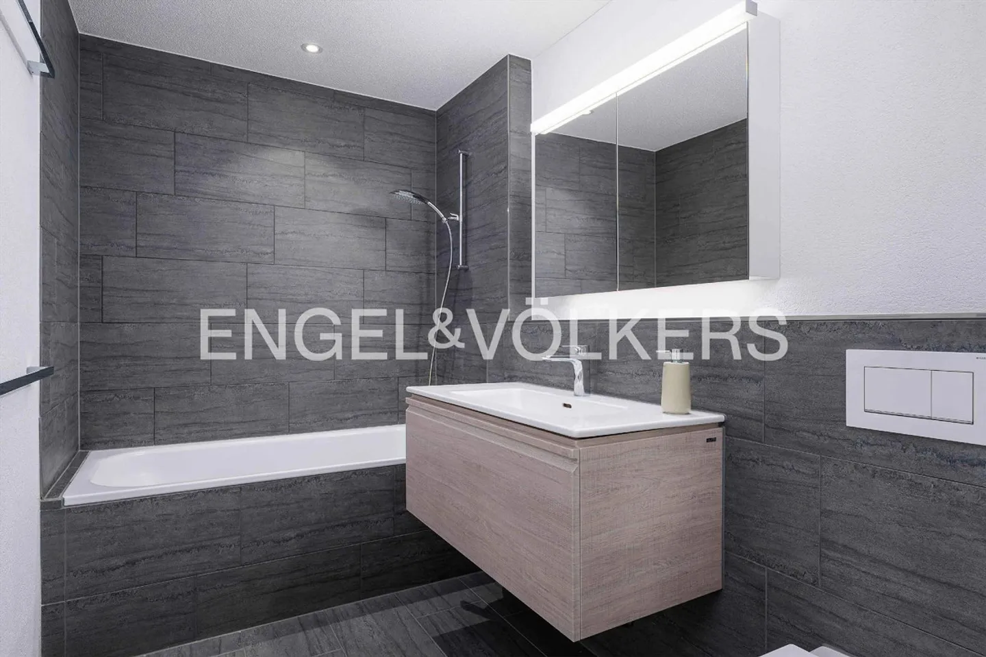 Modern Garden Apartment in a Quiet Location - Photo 4 of 6