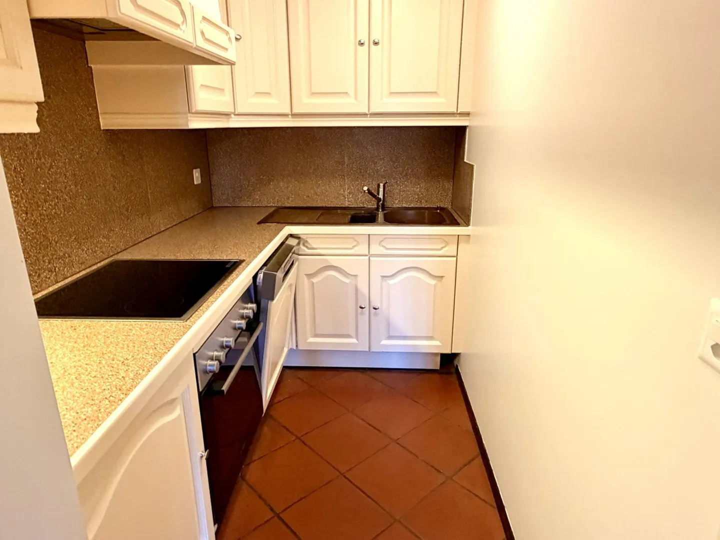 Apartment - Photo 5 of 7