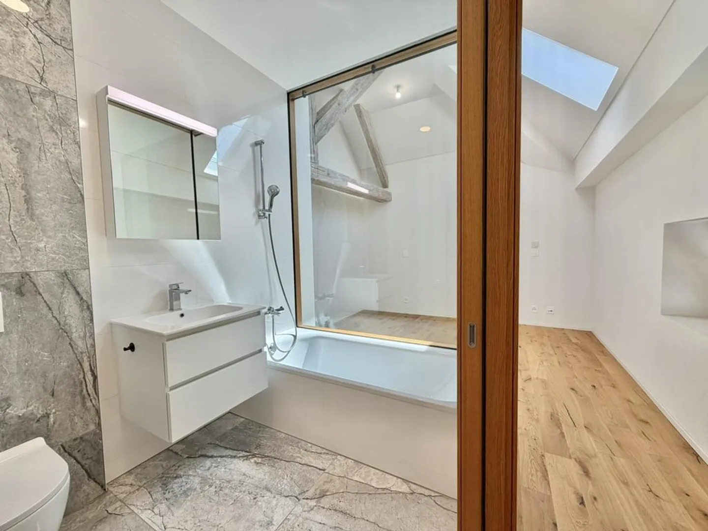 Elegant Duplex Apartment in Bassins - Photo 3 of 5