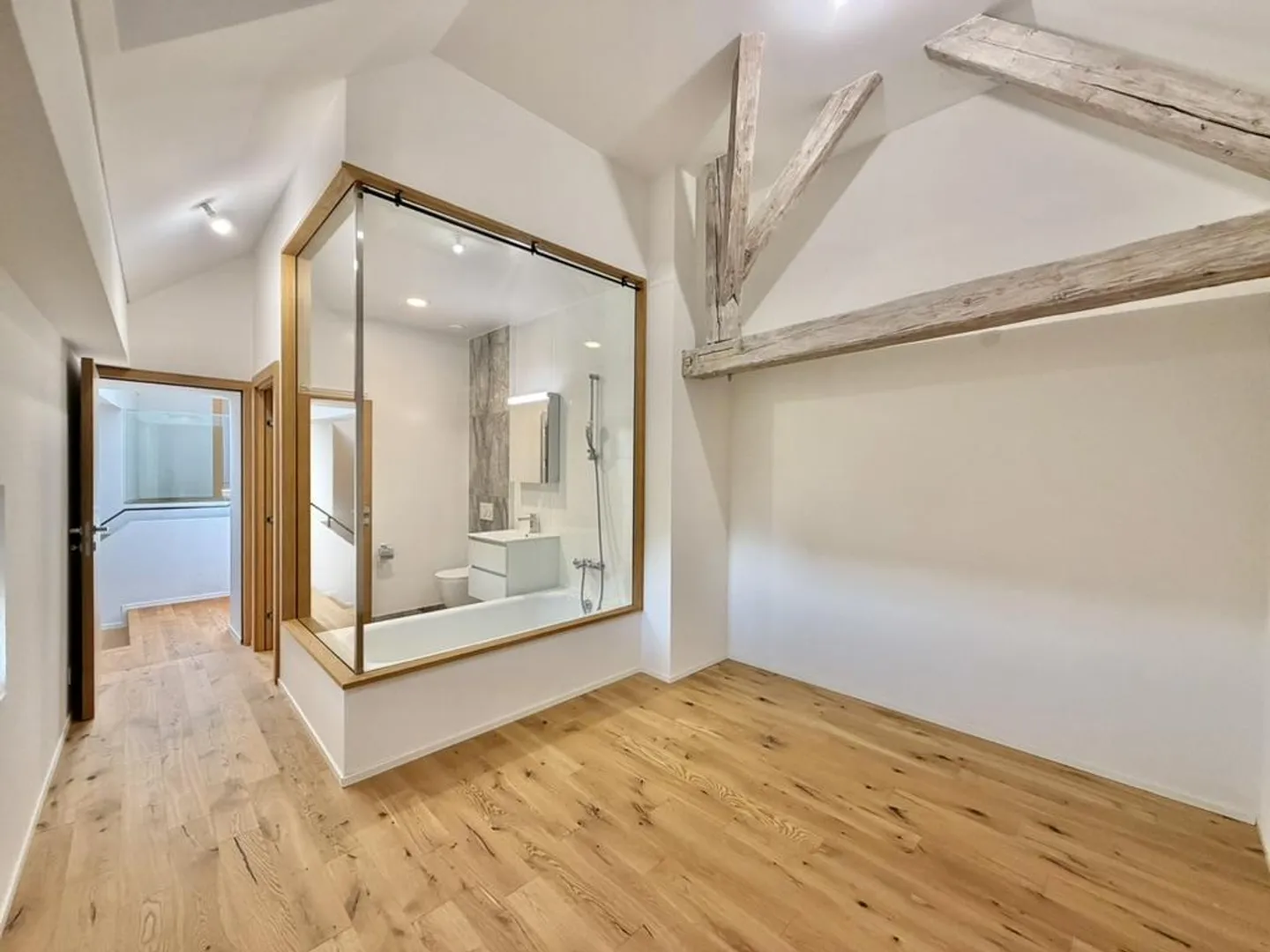 Elegant Duplex Apartment in Bassins - Photo 4 of 5