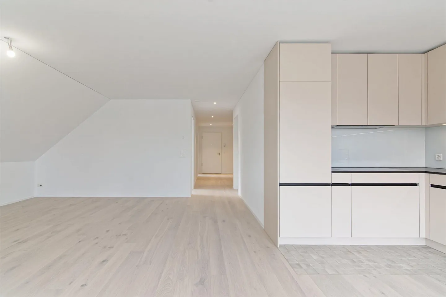 First Occupancy Bridge Scale: Living Space for High Demands - Photo 3 of 13