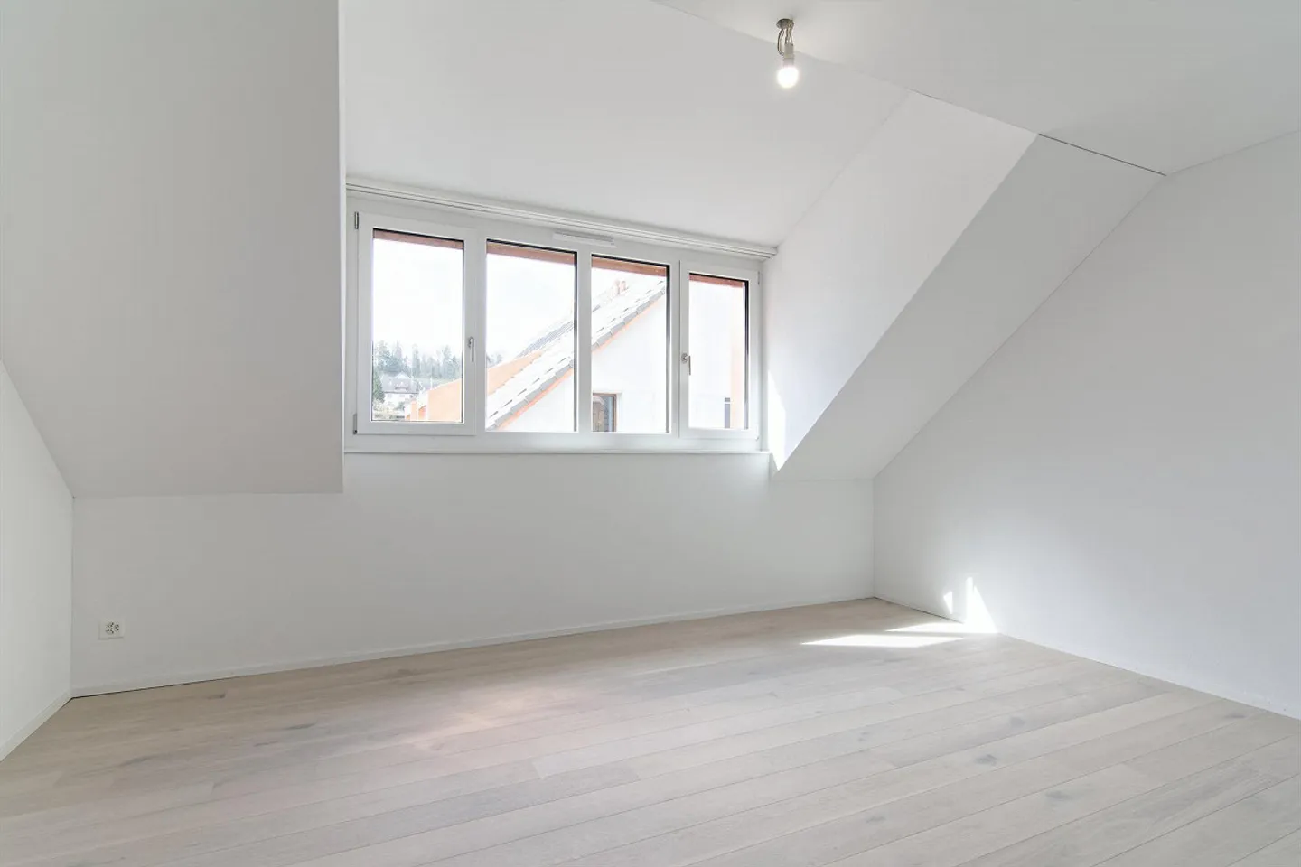 First Occupancy Bridge Scale: Living Space for High Demands - Photo 6 of 13