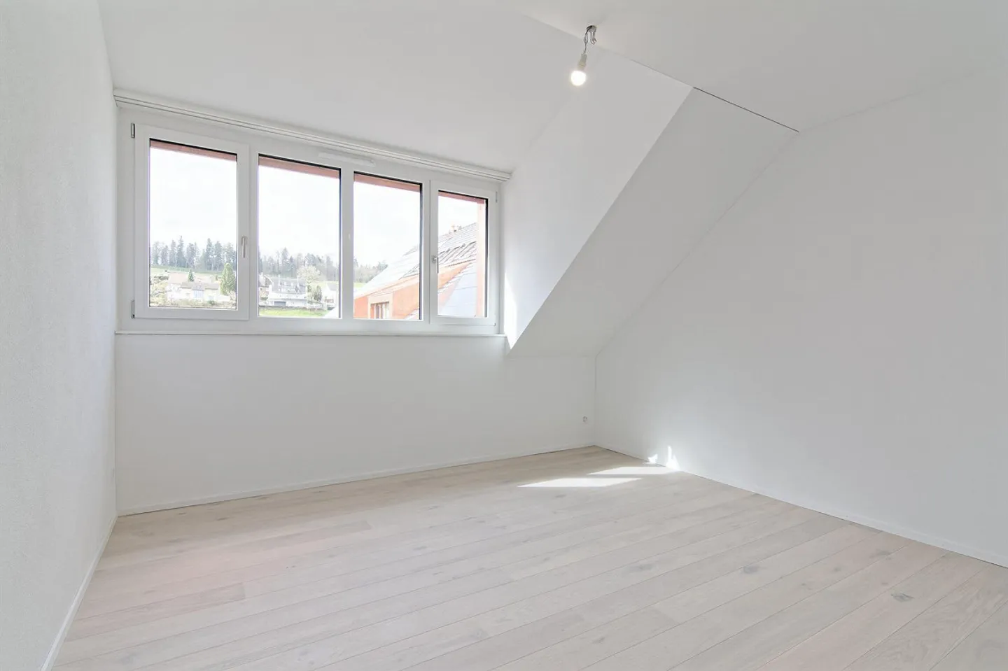 First Occupancy Bridge Scale: Living Space for High Demands - Photo 7 of 13