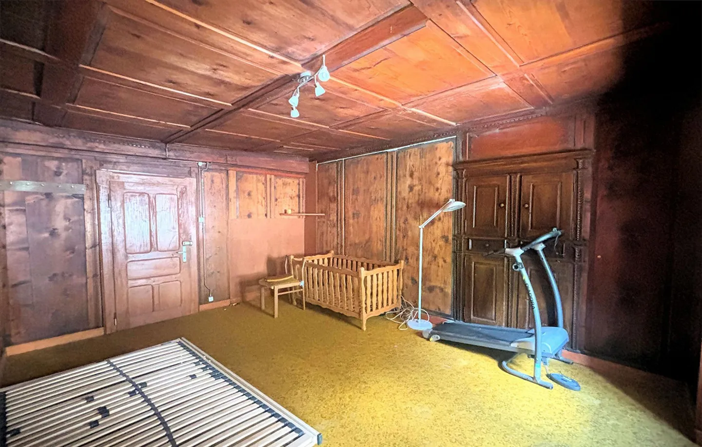 Large building in a convenient and strategic location - Photo 13 of 17