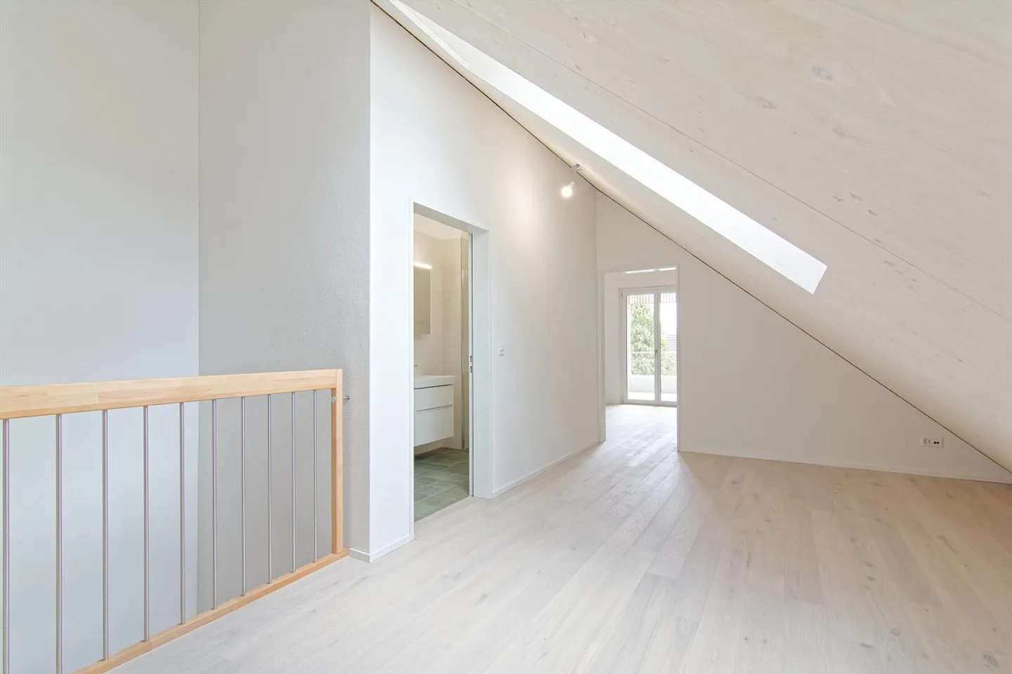 First Occupancy Bridge Scale: Living Space for High Demands - Photo 10 of 13