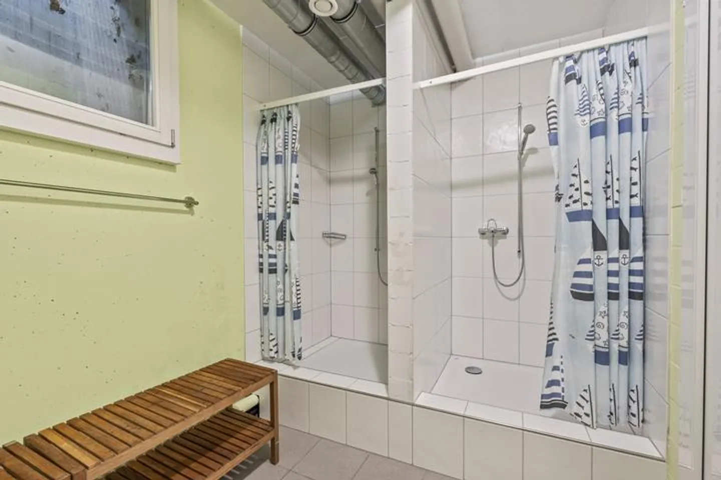 Mixed-use building for sale - Photo 6 of 8