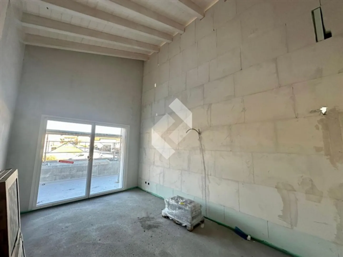 Attique, grand volume - Photo 2 sur 13