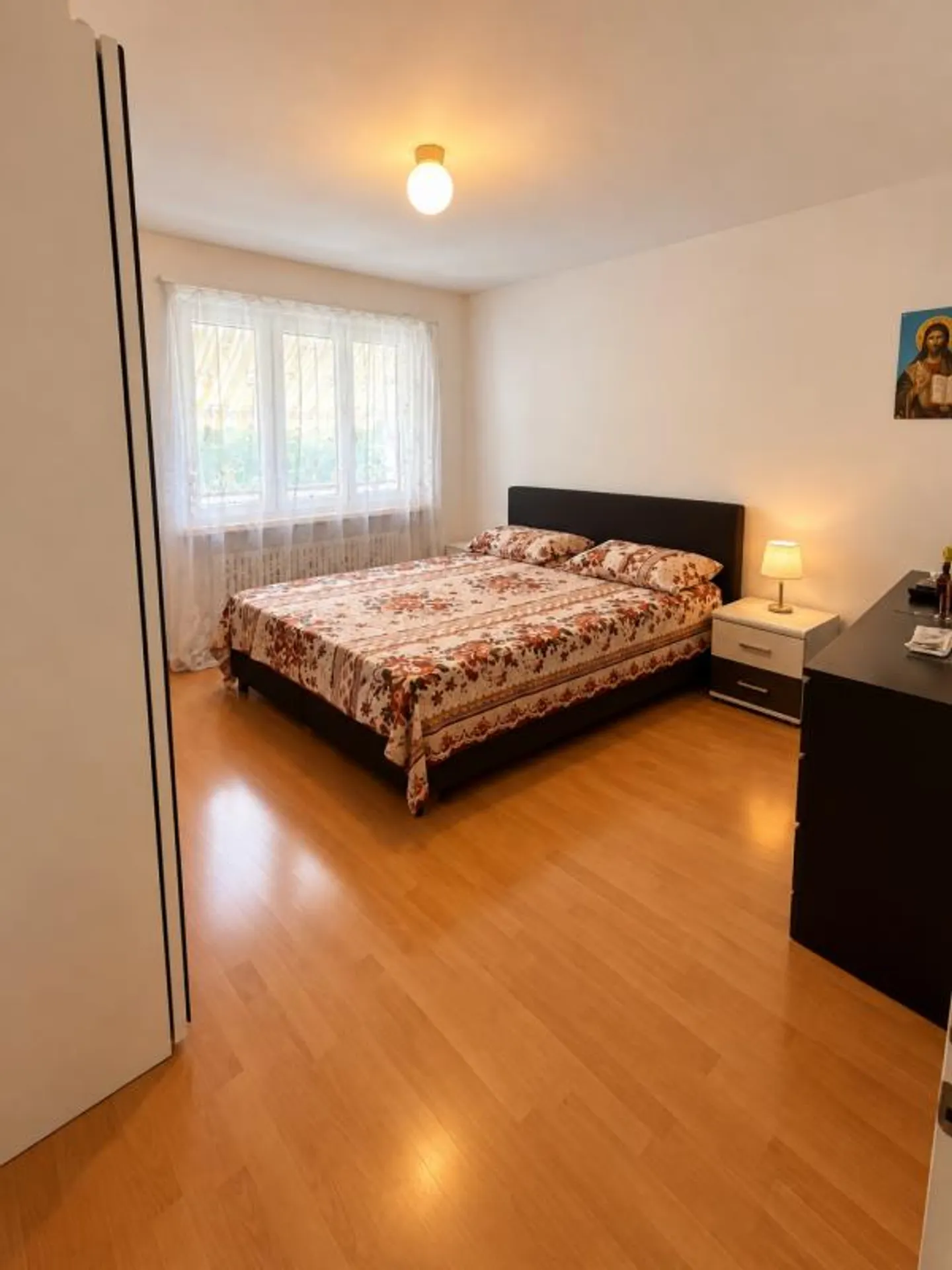Helle Wohnung mit kostenlosem Parkplatz - Foto 6 von 8