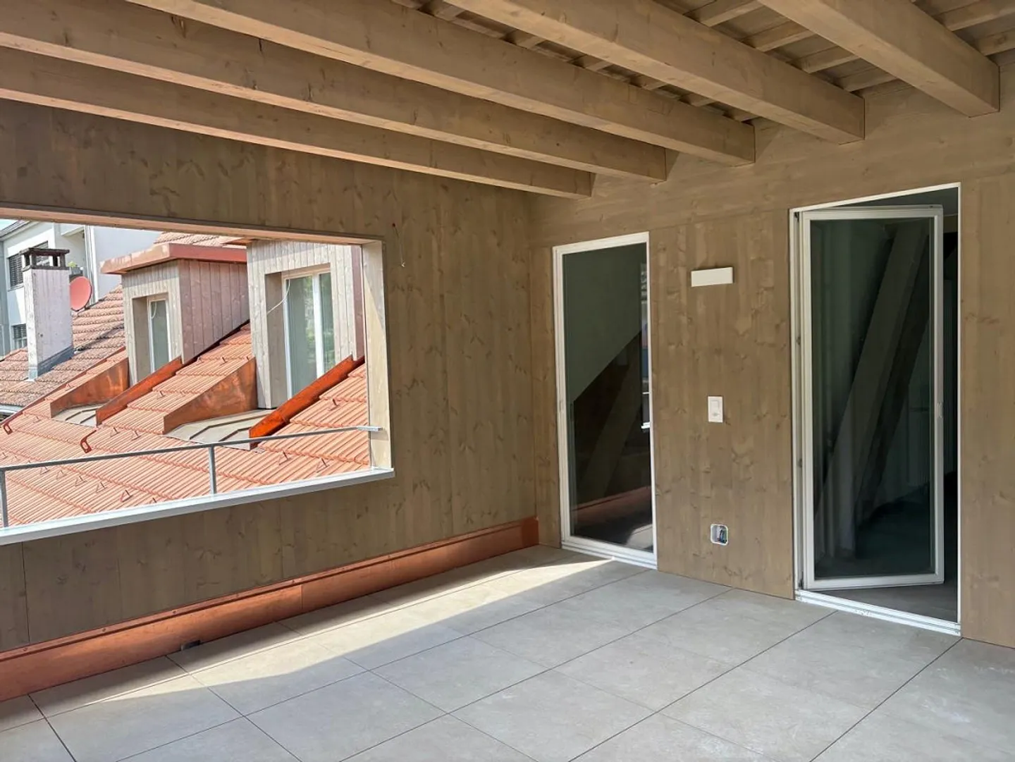 Luminoso appartamento su due livelli di 4 1/2 locali - Foto 3 di 10