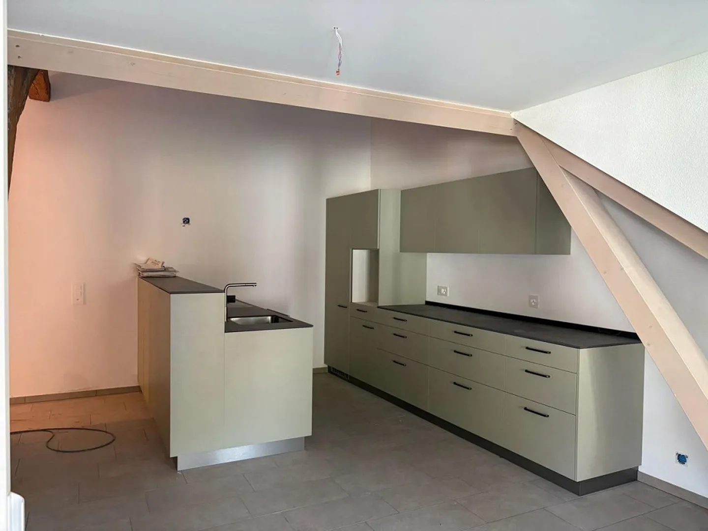 Luminoso appartamento su due livelli di 4 1/2 locali - Foto 6 di 10