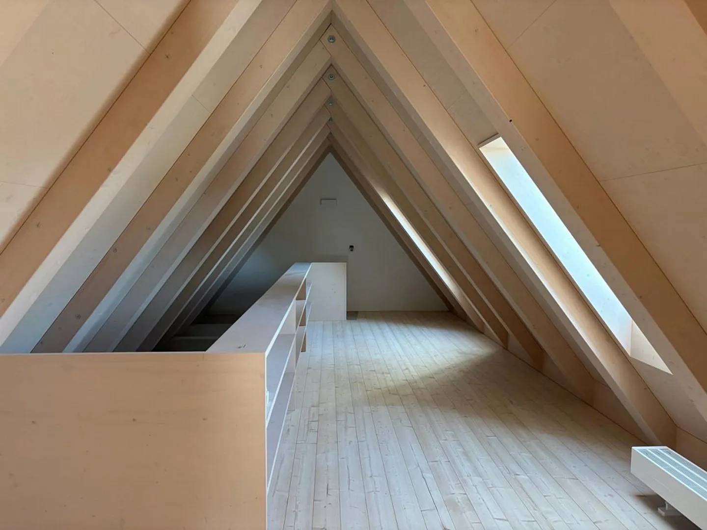 Luminoso appartamento su due livelli di 4 1/2 locali - Foto 8 di 10