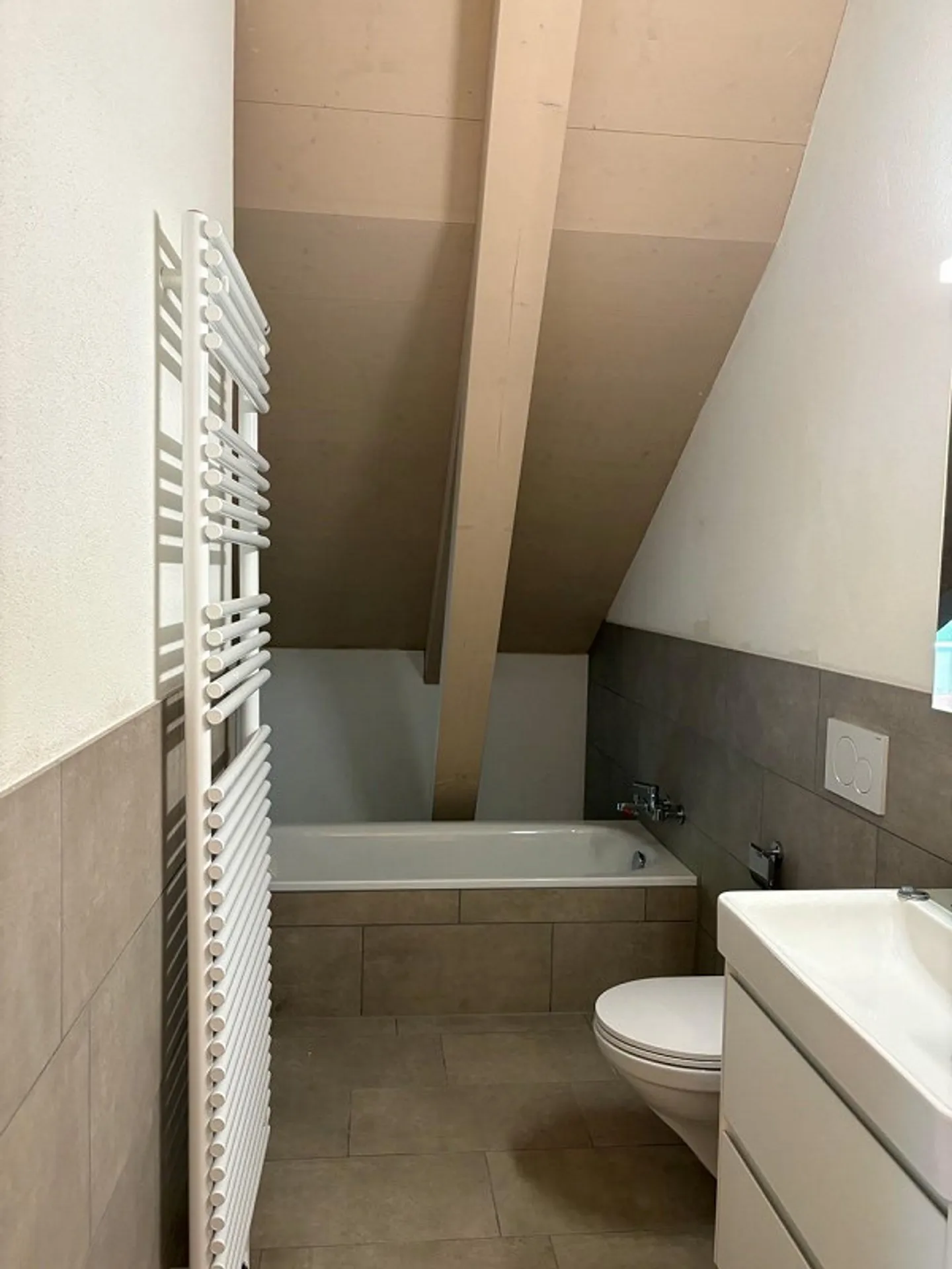 Luminoso appartamento su due livelli di 4 1/2 locali - Foto 10 di 10